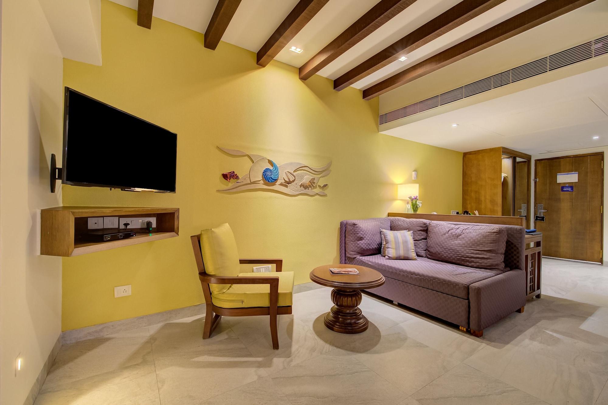 Radisson Blu Resort Temple Bay Mamallapuram Exterior photo Living room of a suite at the Park, Hyderabad