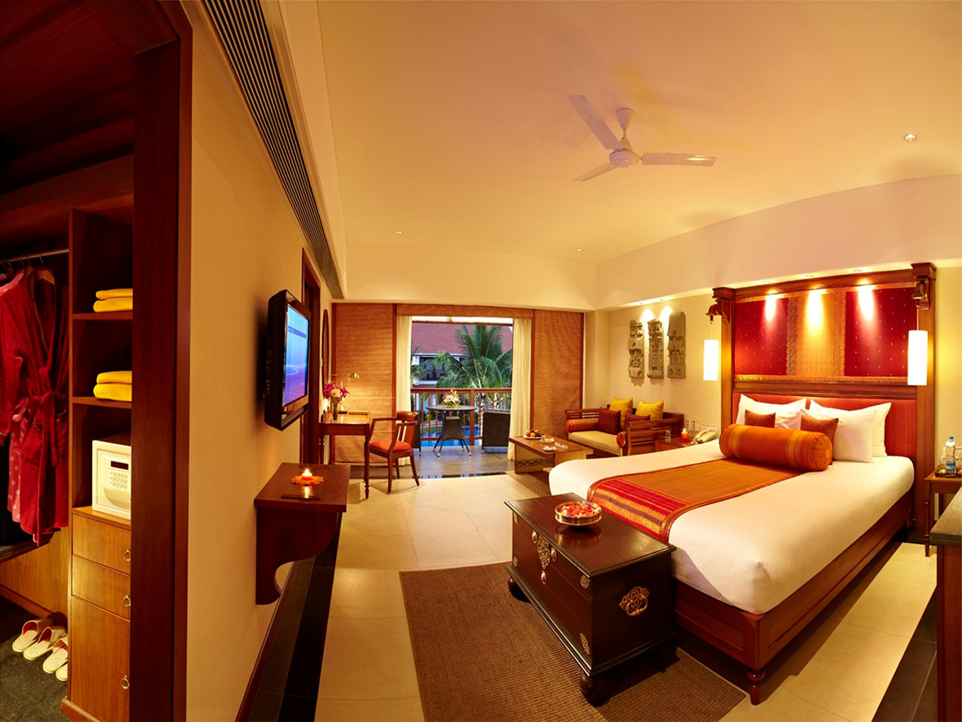 Radisson Blu Resort Temple Bay Mamallapuram Exterior photo A room at the Taj Bengal