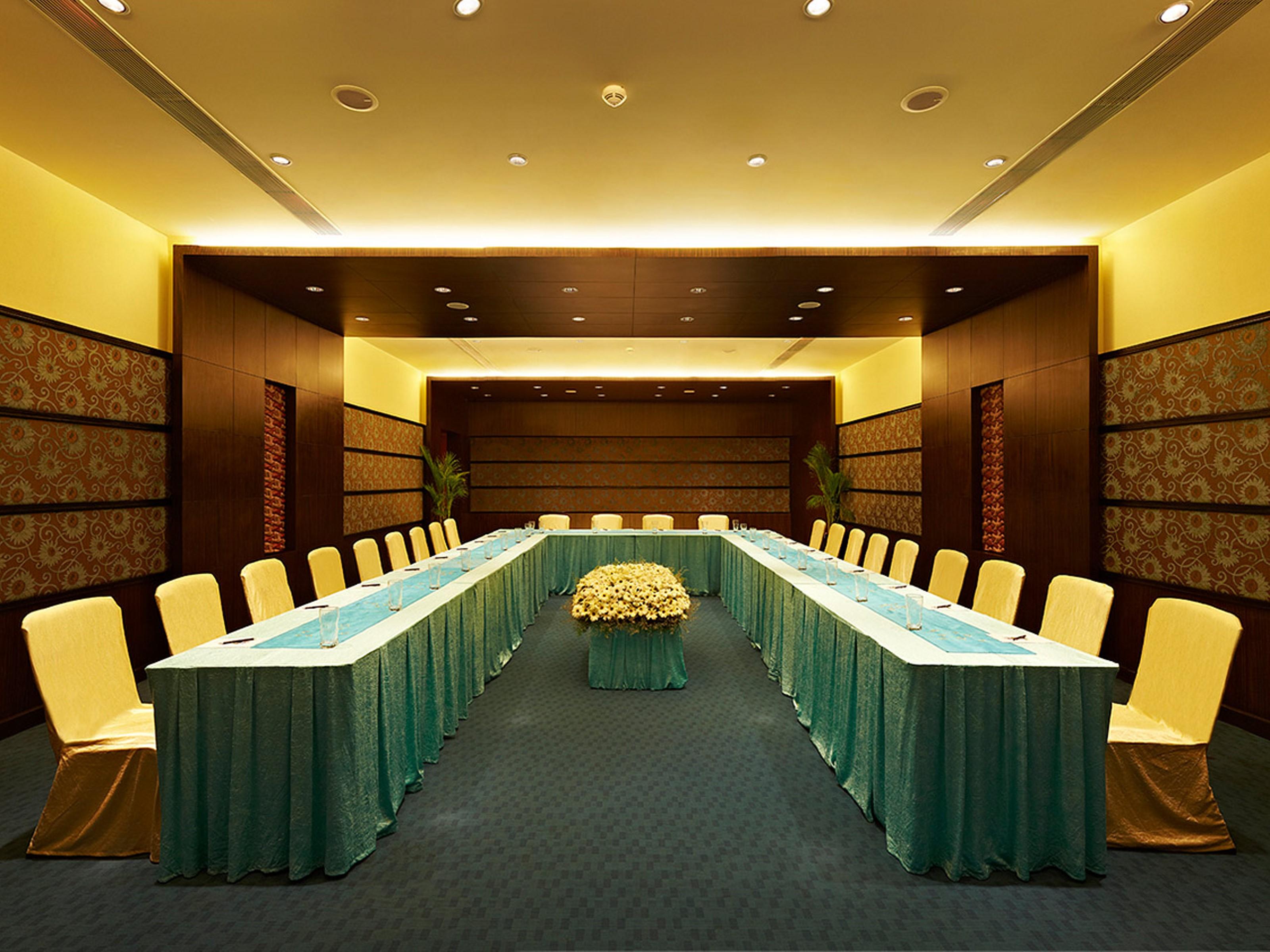 Radisson Blu Resort Temple Bay Mamallapuram Exterior photo A meeting room