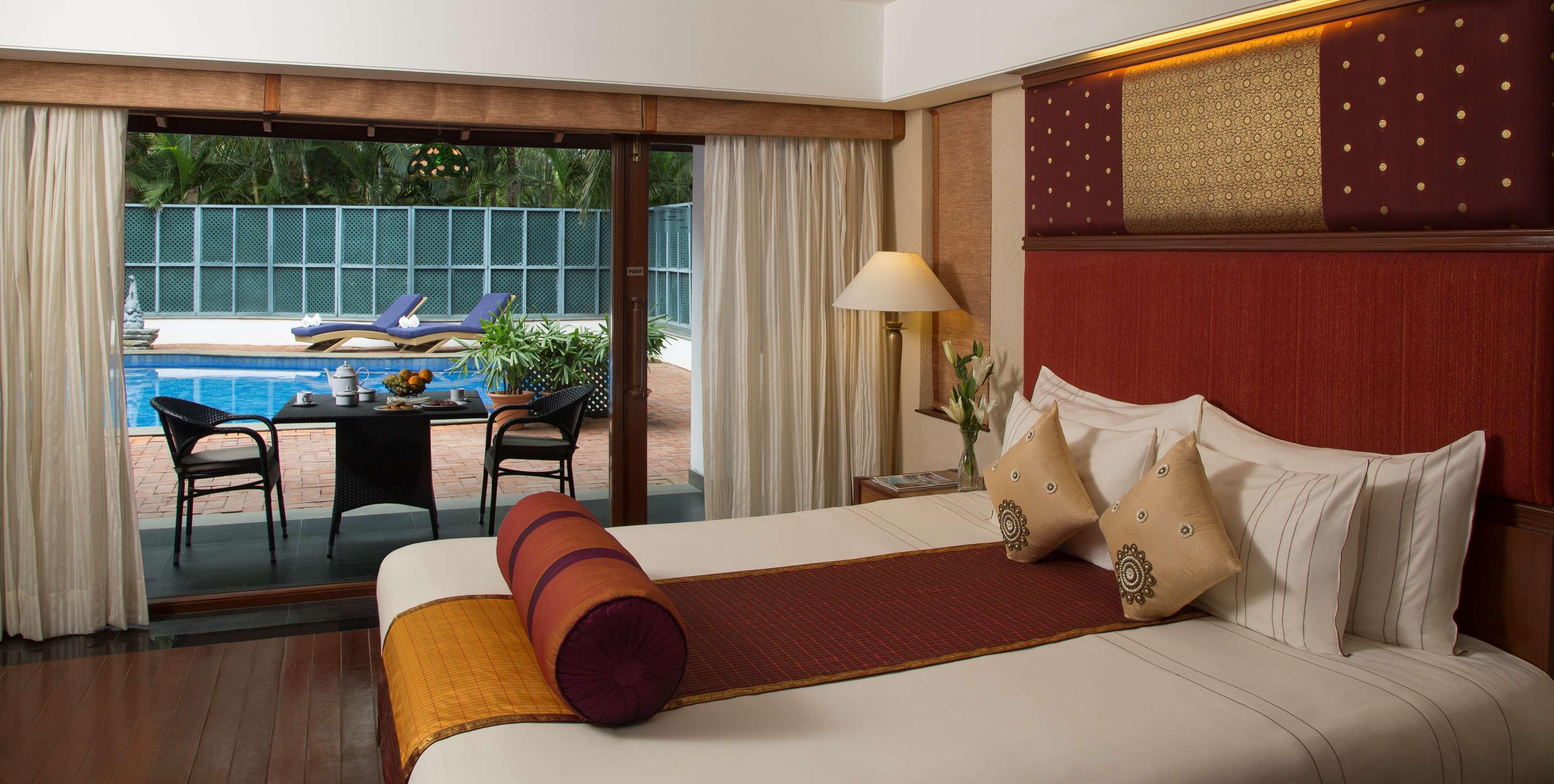Radisson Blu Resort Temple Bay Mamallapuram Exterior photo A room at the Taj Bengal