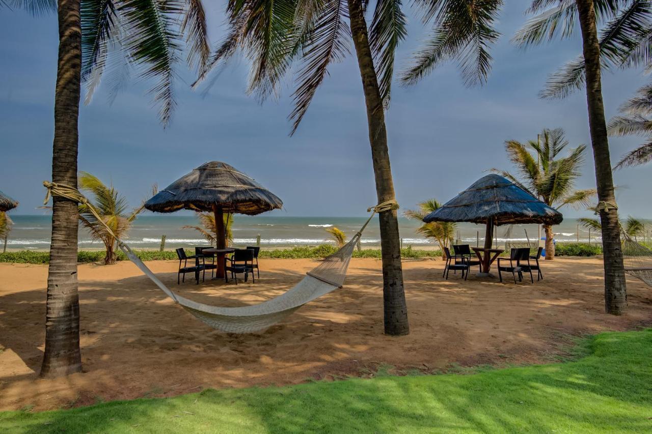 Radisson Blu Resort Temple Bay Mamallapuram Exterior photo Beach at the resort